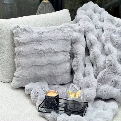 Rabbit Hair Toss Bubble Blanket